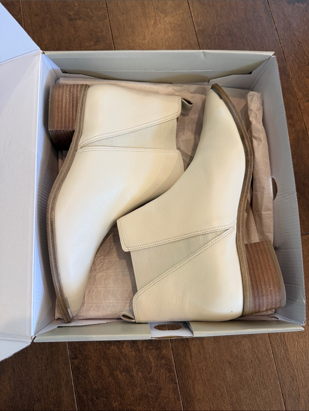Marc Fisher Booties Yale Ivory Multi Leather Pointed Toe Low Heel Size 8.5M